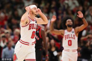 球在国际舞 球在国际舞