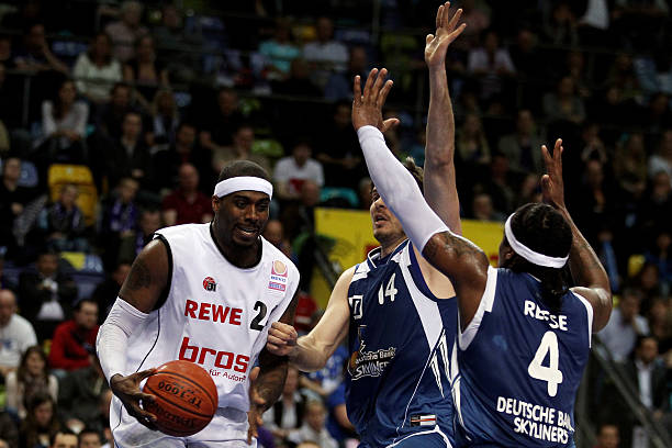 单人出镜 单人出镜