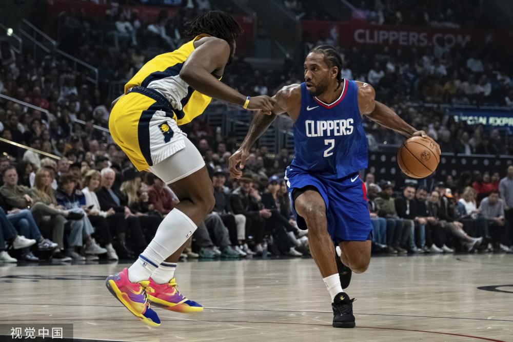 他在防守中 他在防守中